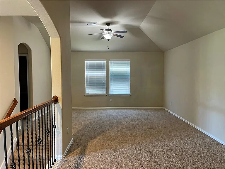 1807 Harvest Bend Ln — Photo 12