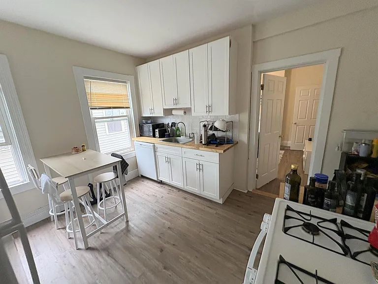 270 Washington St #2 — Photo 2