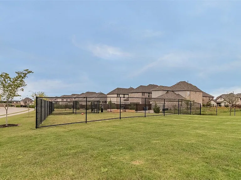 17736 Coralberry Dr — Photo 37