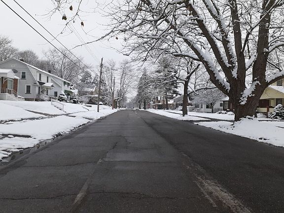 5th image of 601 N Bentley Ave