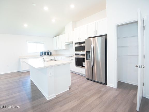 5th image of 2255 BURTON ISLAND Way
