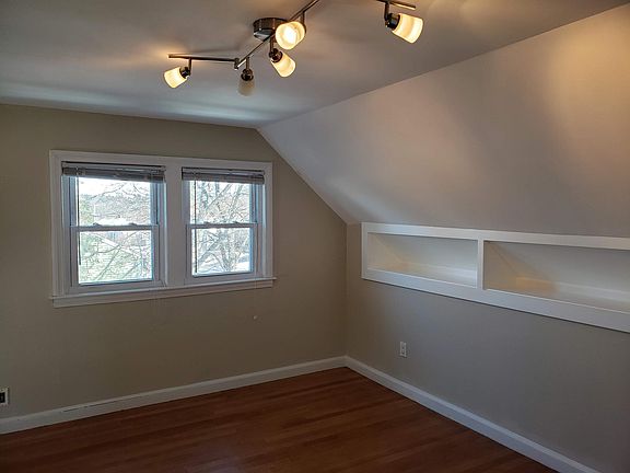 North Bedroom (2nd floor)