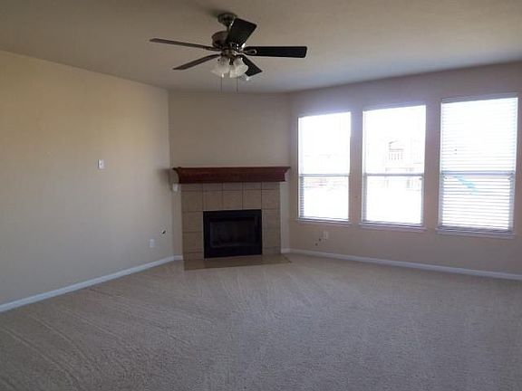 3rd image of 105 Crestview Dr