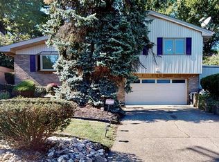 1815 Crestline Dr, Pittsburgh, PA