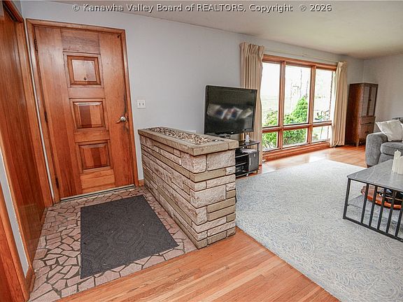 5th image of 1214 Village Dr