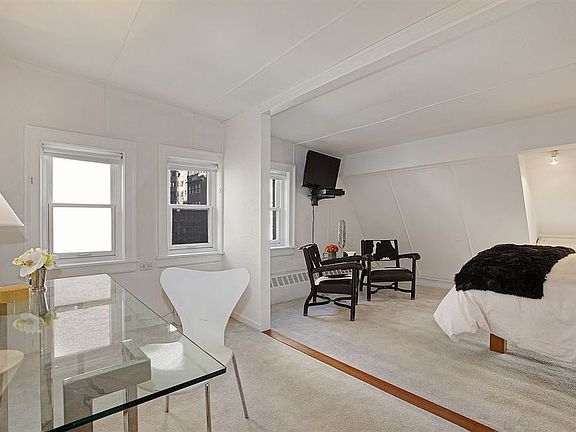 5th image of 156 E 36th St