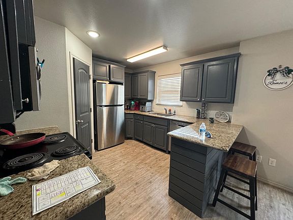 4th image of 909 Manchester Ct