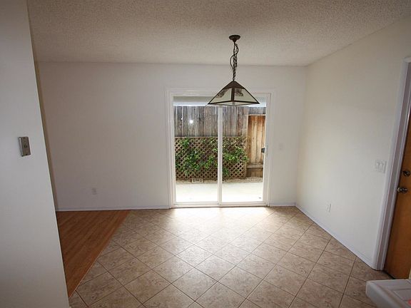 4th image of 1281 Drake Cir