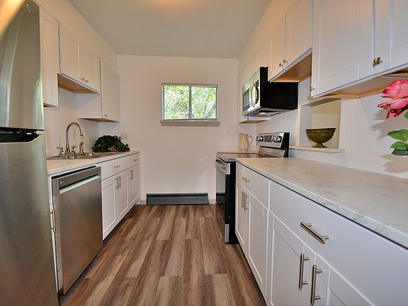 Stainless steel appliances, and microwave.