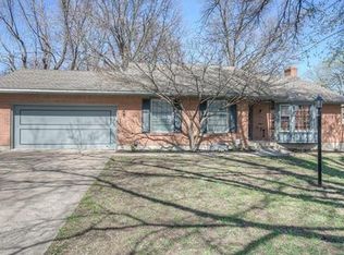 200 W 110th St, Kansas City, MO 64114