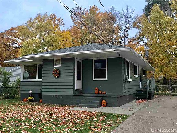 3rd image of 2005 Wetton Ave