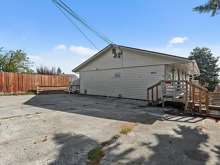 3618 Lombard Ave #202 — Photo 23