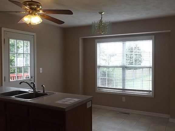 3rd image of 3440 Kingfisher Dr