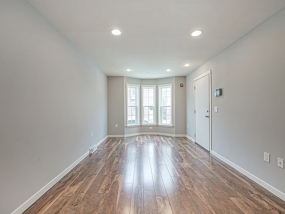 Unit Entrance with Bay Window