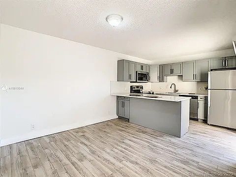 3rd image of 2750 SW 15th St