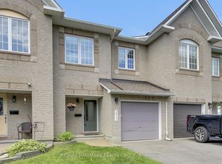 2032 Dorima St, Ottawa, ON K4A 3J7