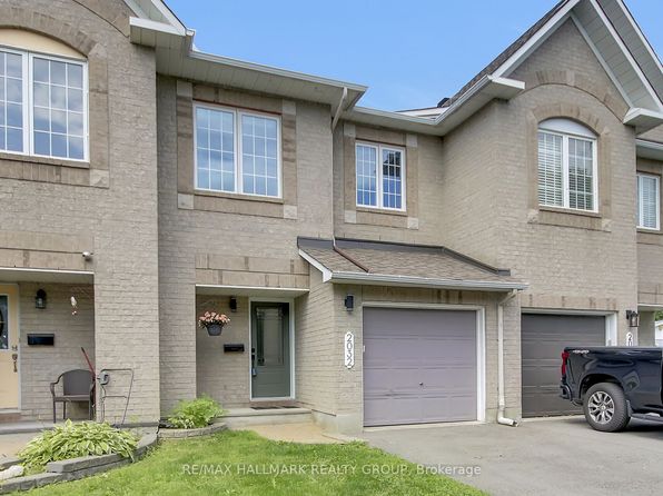 2032 Dorima St, Ottawa, ON K4A 3J7