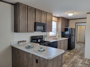 38120 Johannes Dr, Clinton Township, MI