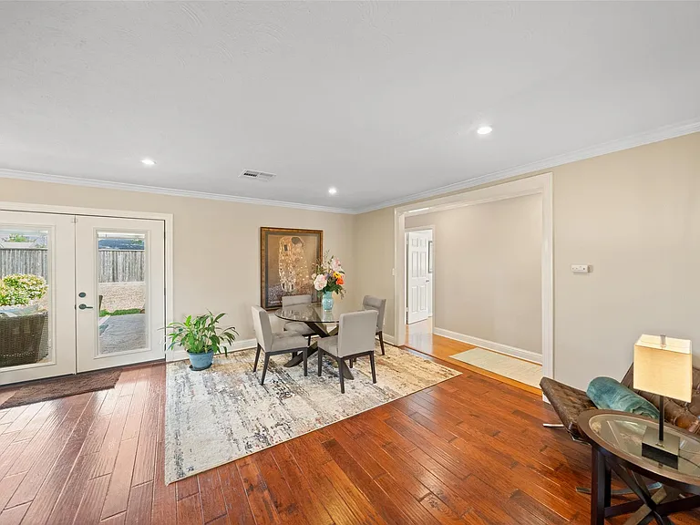 2523 Droxford Dr — Photo 8