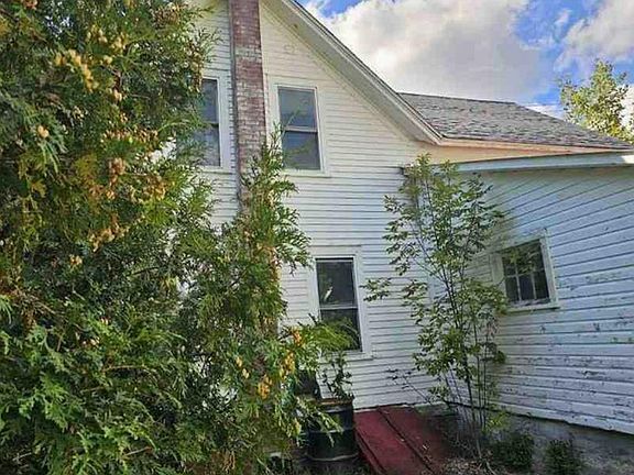2nd image of 90 Emmons St