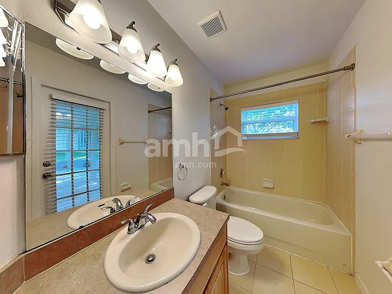 4528 Portobello Cir — Photo 15