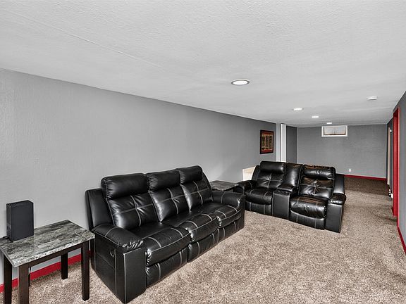 4th image of 2705 E 39th St