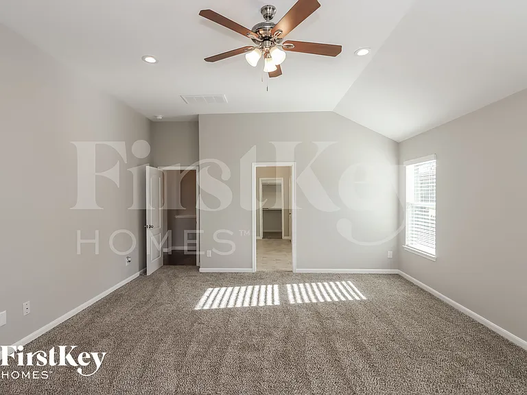 6011 Little Grove Dr — Photo 8