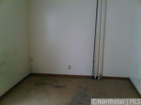 3rd image of 666 Minnehaha Ave W