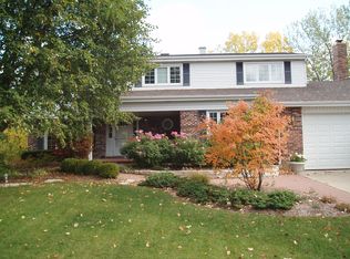319 S Whitehall Dr, Palatine, IL