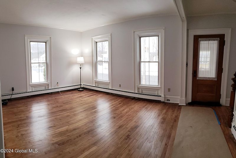 4th image of 80 Elm Street