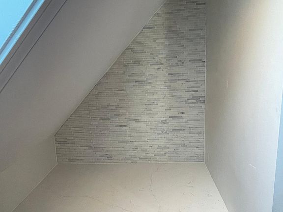 5th image of 21 Nisbet St Floor 3