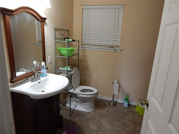 5th image of 10934 Shady Ln
