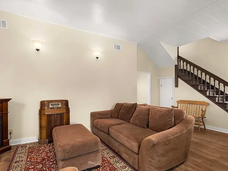 125 Croft Ave — Photo 4