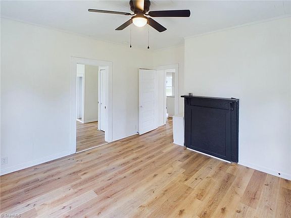 4th image of 1011 Elm St