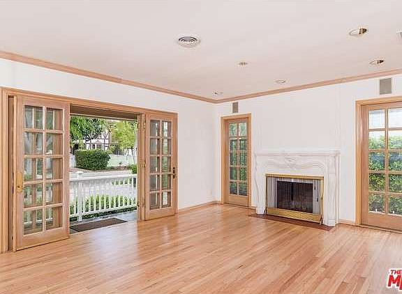 4th image of 4418 Camellia Ave