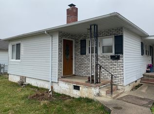 439 7th St, Rainelle, WV 25962