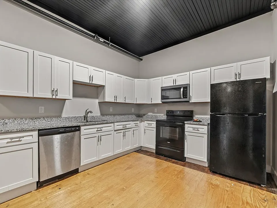 202 S Main St #204