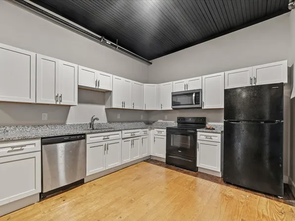 202 S Main St #204, Warrenton, NC 27589