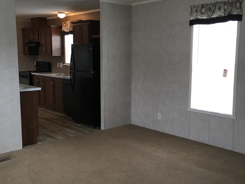 1st image of 1845 Deerfield St #115
