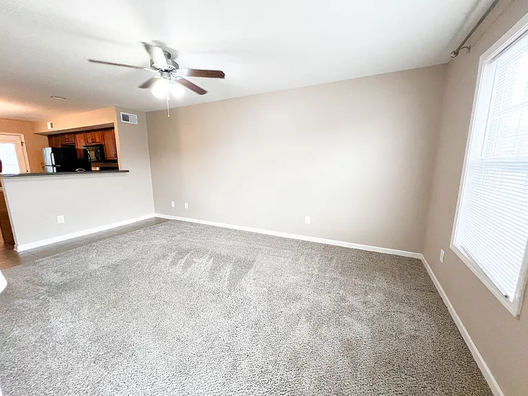 2276 McCormick Ln #C — Photo 3
