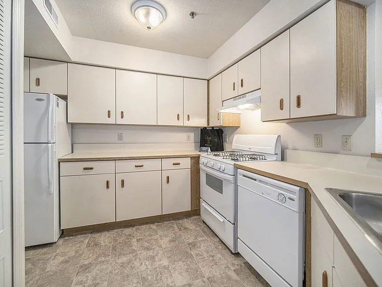 Canal 2 Apartments — Photo 2