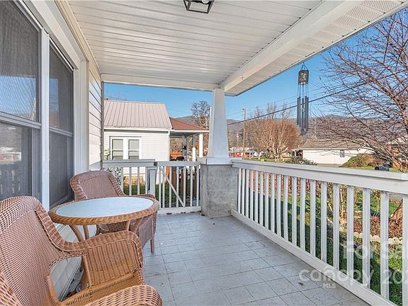 3rd image of 115 Belle Meade Dr