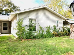 204 SW Taylor St, Burleson, TX 76028