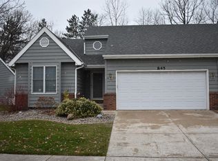 845 Rosslare Pl, Crown Point, IN 46307