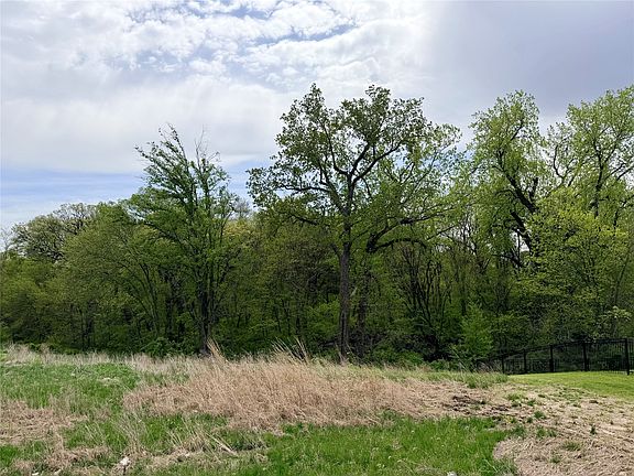 3rd image of 900 Harrington Way