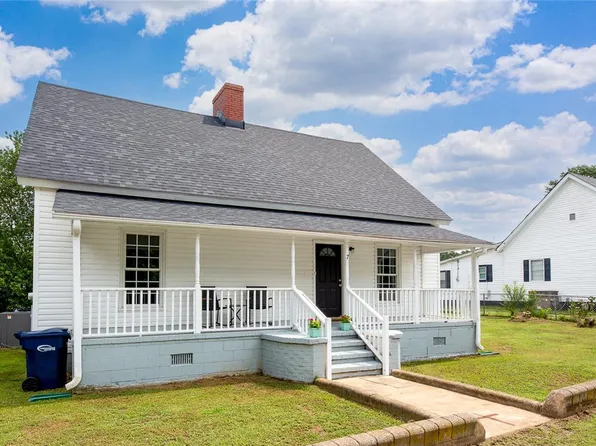 7 McCaughrin St, Pelzer, SC 29669