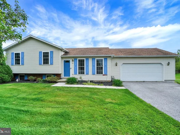 25 Firebox Ct, Stewartstown, PA 17363
