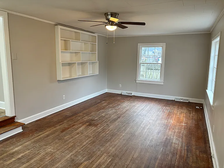 203 Parkwood Ave — Photo 7