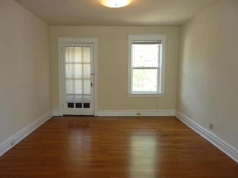 743 Heman Ave — Photo 9