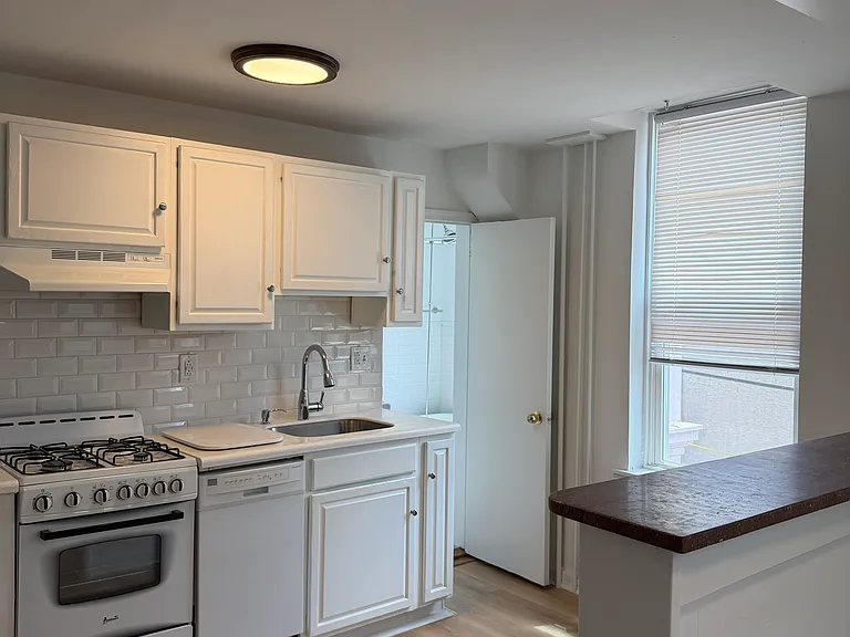 613 S 8th St #2 — Photo 4